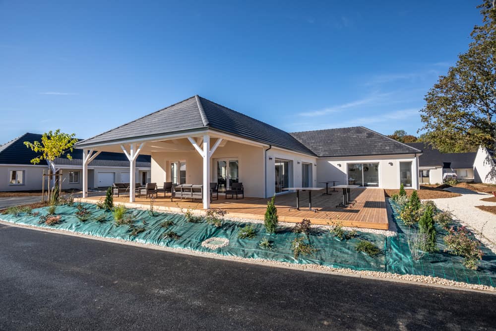 Inauguration d'un village séniors sécurisé à Trouy, Promenade du Château